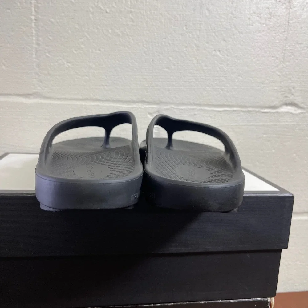 OOFOS OOriginal Recovery Sandals Black Thong Flip Flops Sandals Men's 14 US